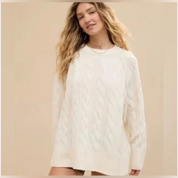 𝒂𝒆𝒓𝒊𝒆 🤍 Women’s Cable Crew Knit Sweater - Picture 1 of 9